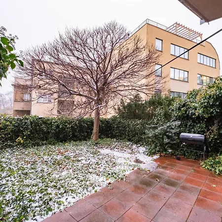 Blueground Vinohrady Pool Nr Riegrovy Sady Prg-85 Apartamento