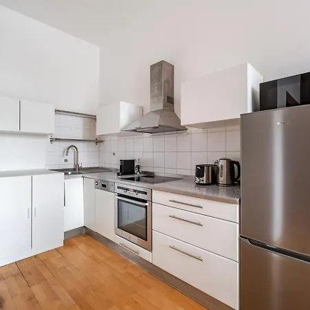 Blueground Vinohrady Pool Nr Riegrovy Sady Prg-85 Apartamento Praga